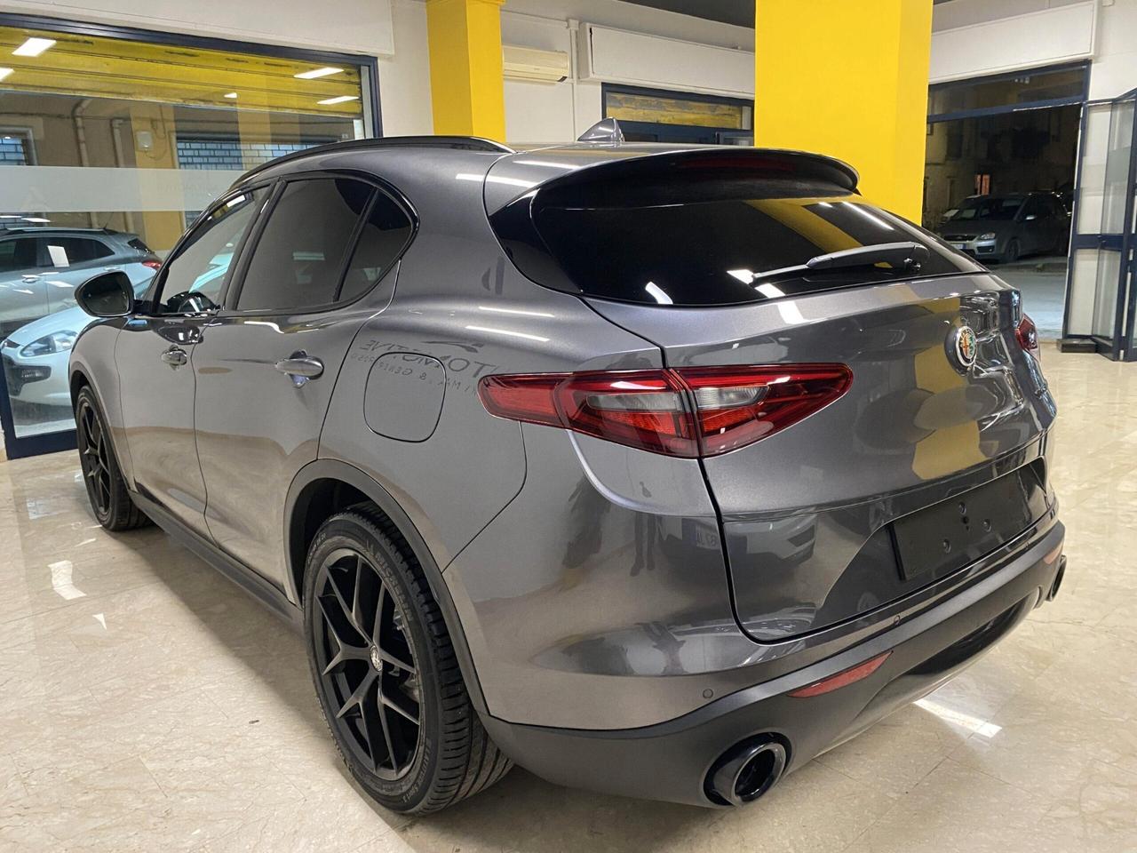 Alfa Romeo Stelvio 2.2 Turbodiesel 160 CV AT8 RWD Sport-Tech