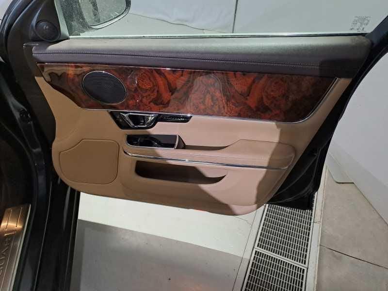 Jaguar XJ 3.0d V6 Portfolio auto my13