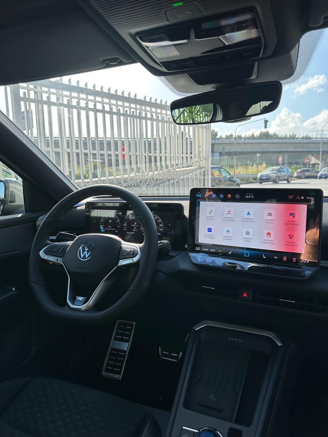 Volkswagen T-Roc 1.5 eTSI ACT 150 CV DSG R-Line