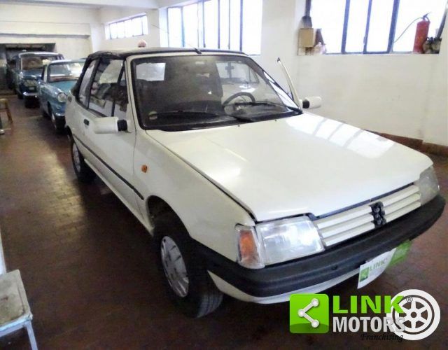 PEUGEOT 205 GJ Cabriolet.