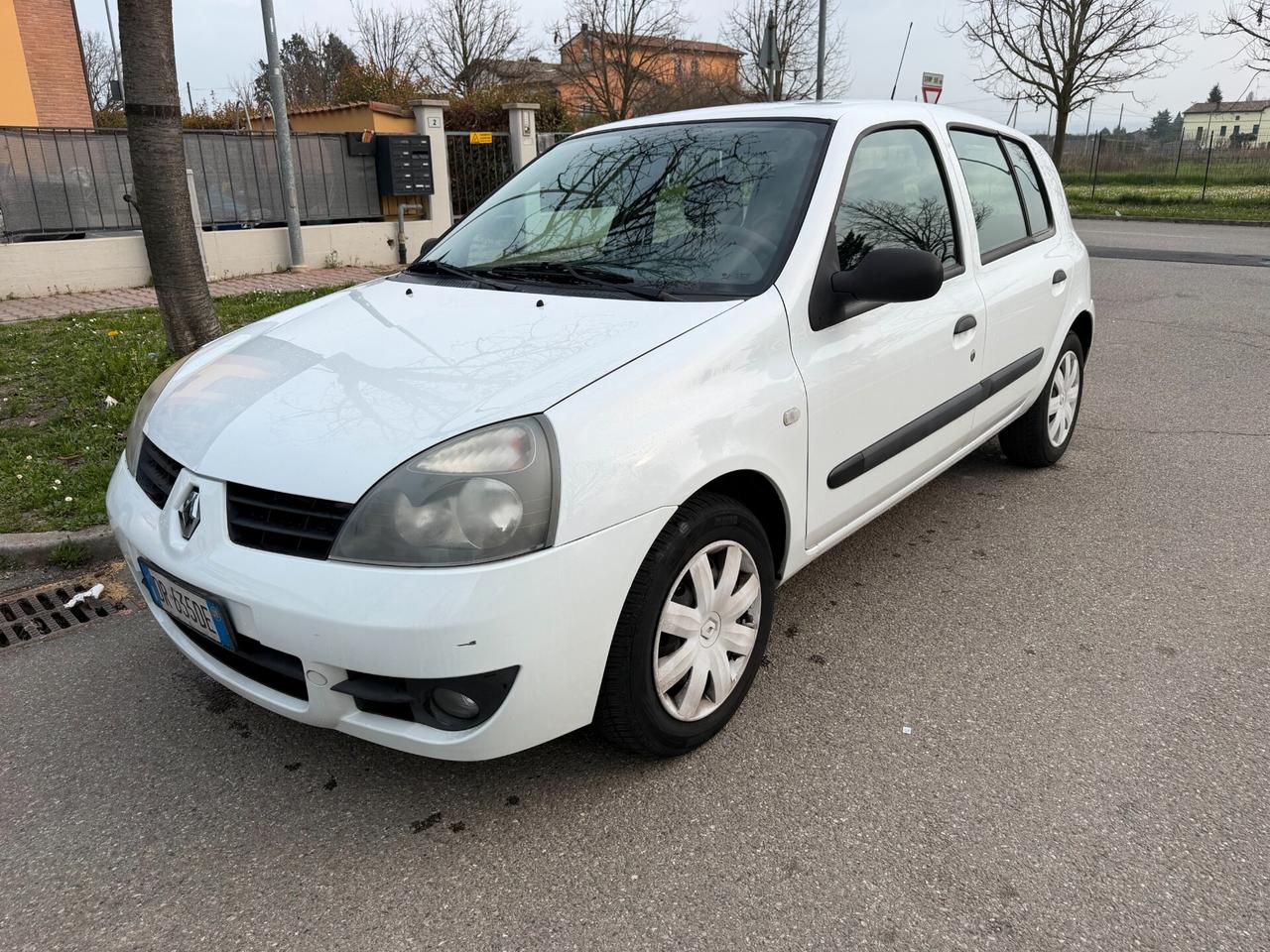 Renault Clio Storia 1.2 5 porte GPL Confort