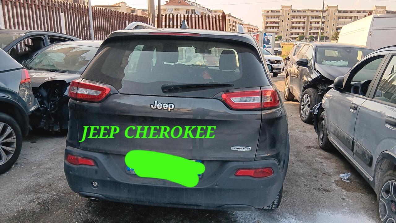 Jeep Cherokee incidentata sinistrata mondialcars