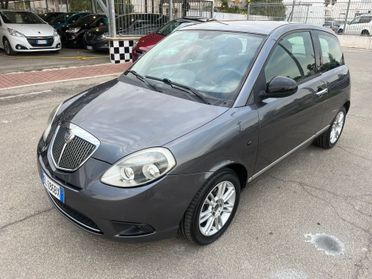 Lancia Ypsilon 1.4 Unyca GPL Unipro 2012