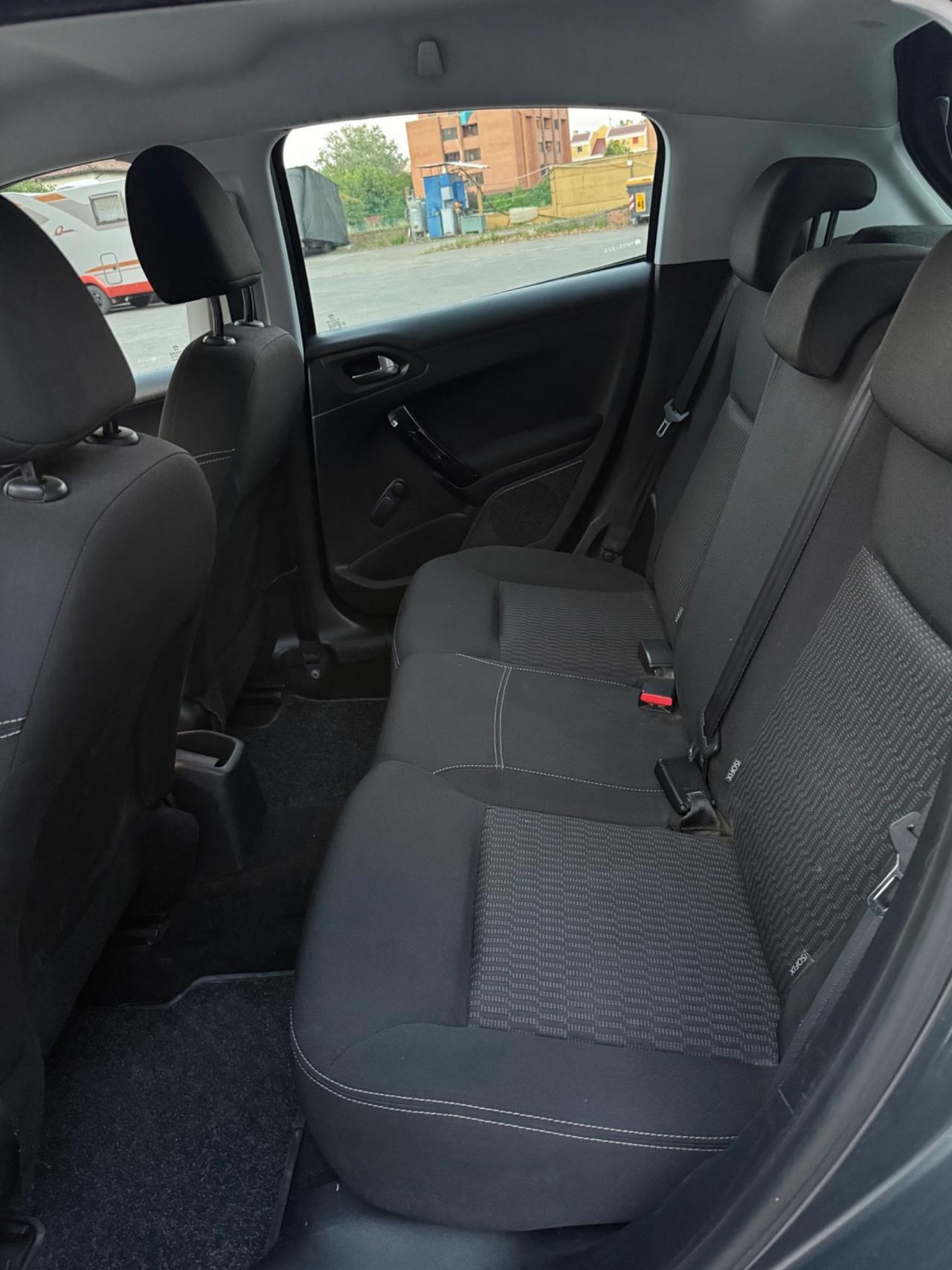 Peugeot 208 PureTech 82 5 porte Allure