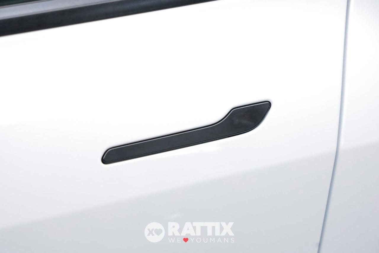 Tesla Model Y motore elettrico 153kW Long Range Dual Motor AWD + tetto panoramico