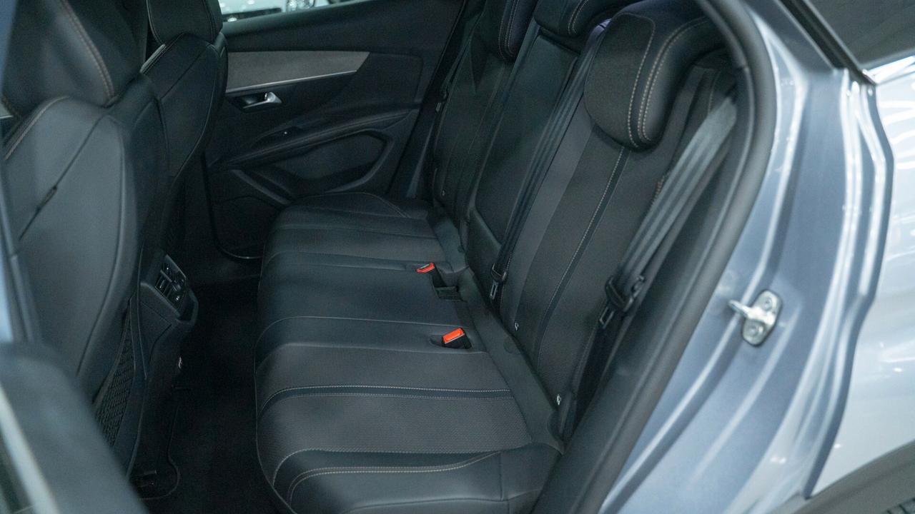 Peugeot 3008 1.5 BLUEHDI GT PACK S&S 131 CV EAT8 AUTO VIRTUAL LUCI FULL OPTIONAL