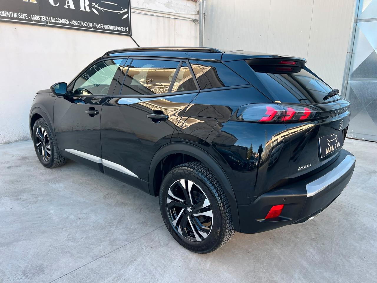 PEUGEOT 2008 1.2 PureTech 130CV 2023!!! ALLURE!!!