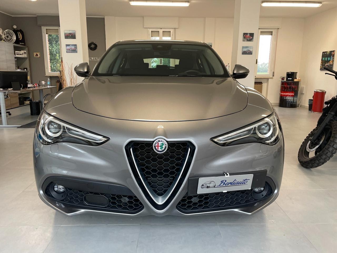 Alfa Romeo Stelvio 2.2 Turbodiesel 160 CV AT8 RWD Rosso Edizione