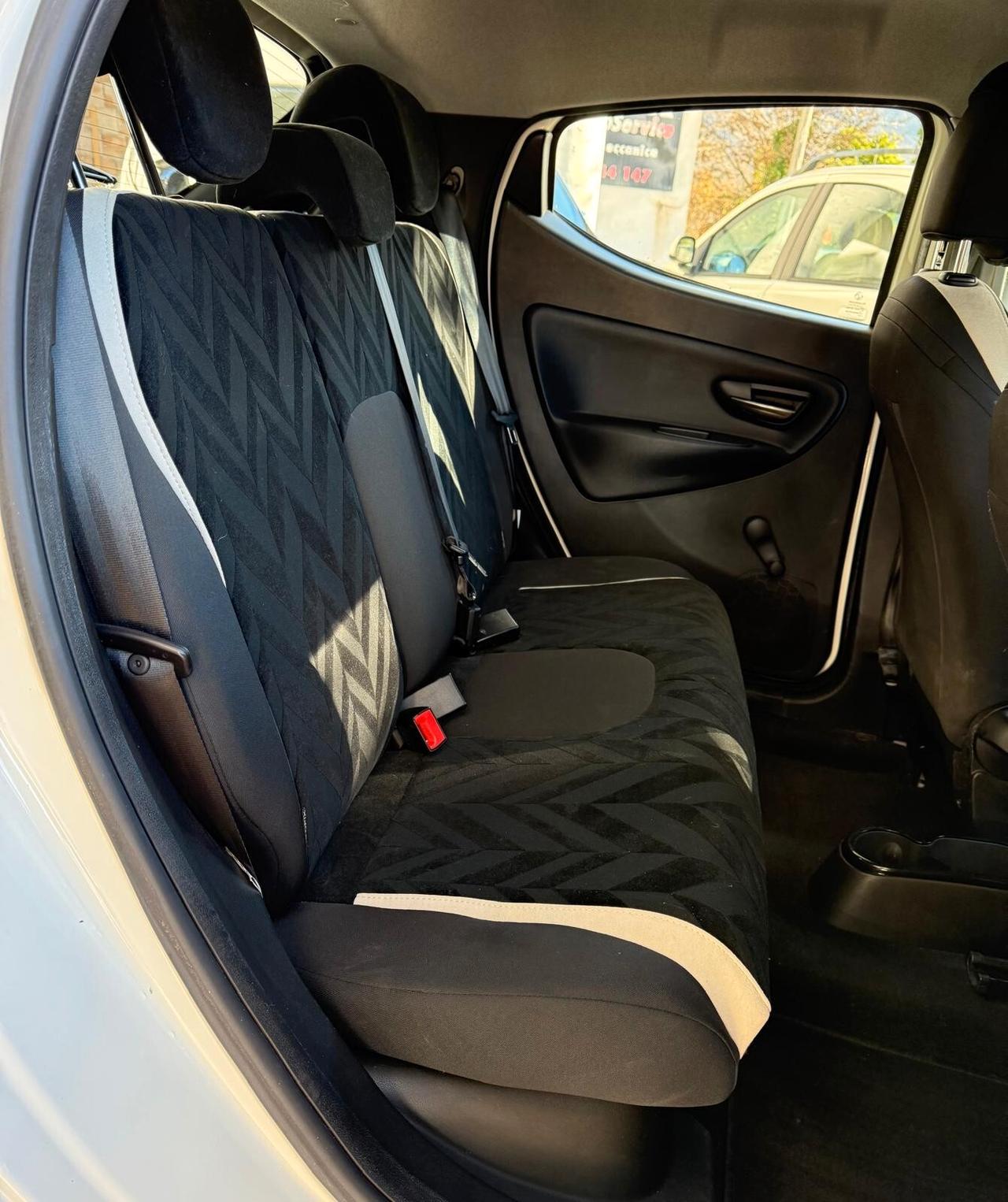 Lancia Ypsilon 1.2 69 CV 5 porte Gold