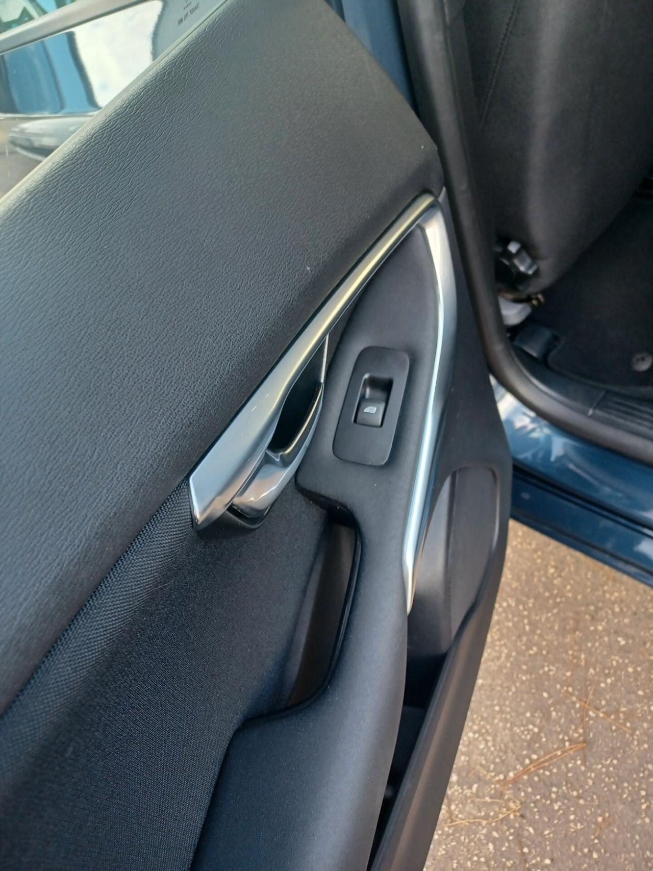 Volvo V40 D3 Geartronic Momentum ANNO 2017