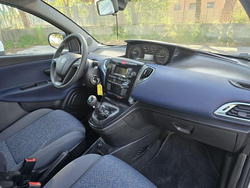 Lancia Ypsilon 1.0 FireFly 70cv Hybrid Silver Plus
