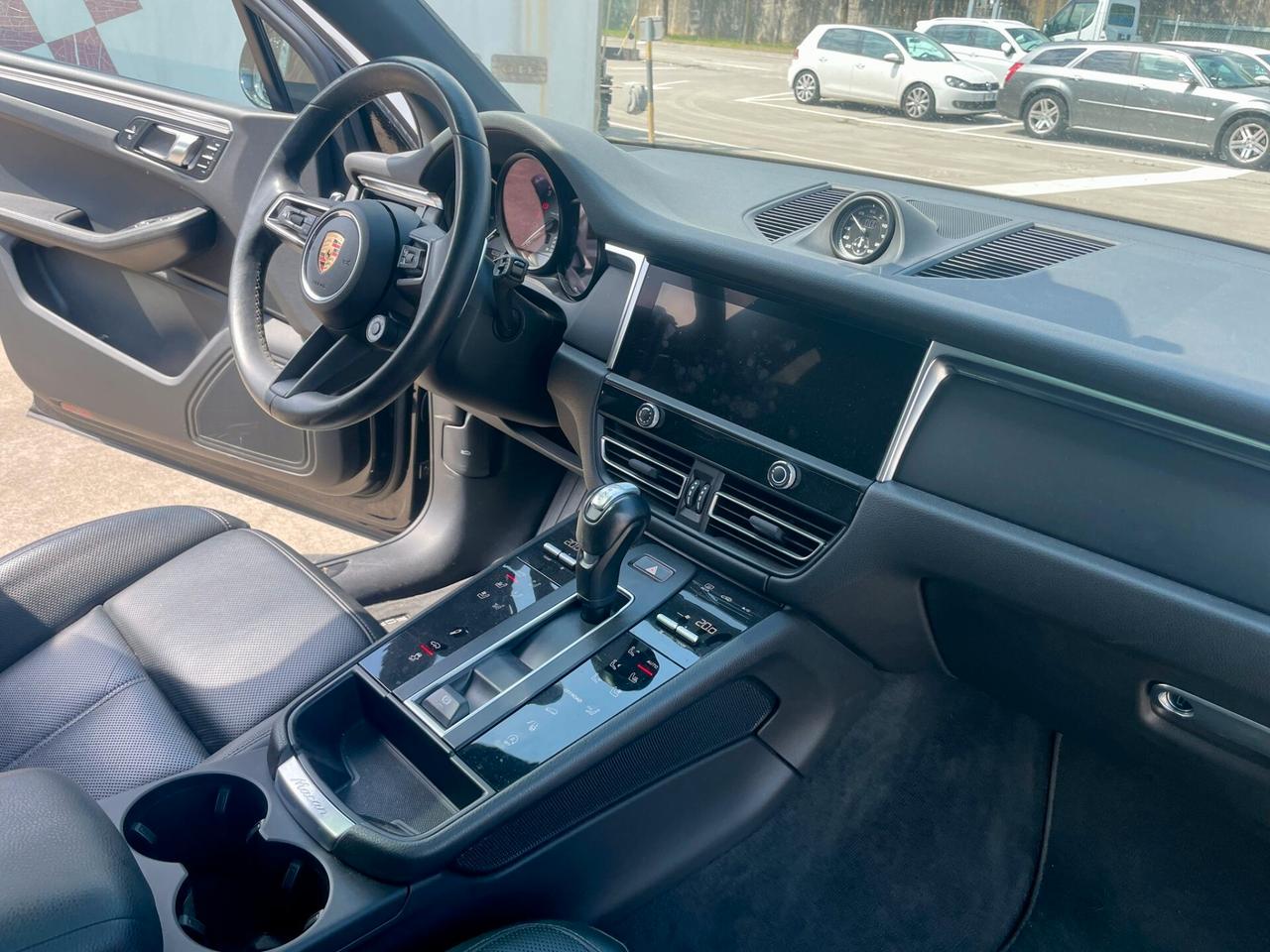 Porsche Macan 2.0 *** VEICOLO SINISTRATO VA IN MOTO ***