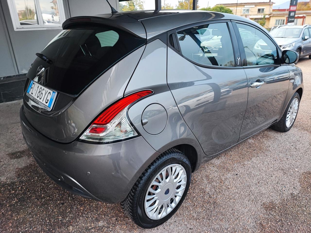 Lancia Ypsilon 1.2 69 CV 5 porte Unyca