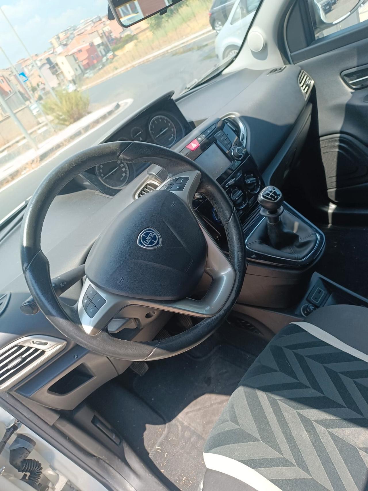 Lancia Ypsilon 1.2 69 CV 5 porte GPL Ecochic Gold