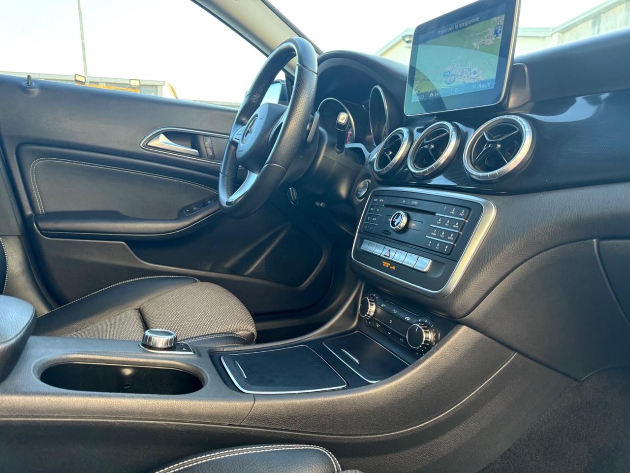 MERCEDES CLA 200d S.B. Sport - Tetto Led Navi