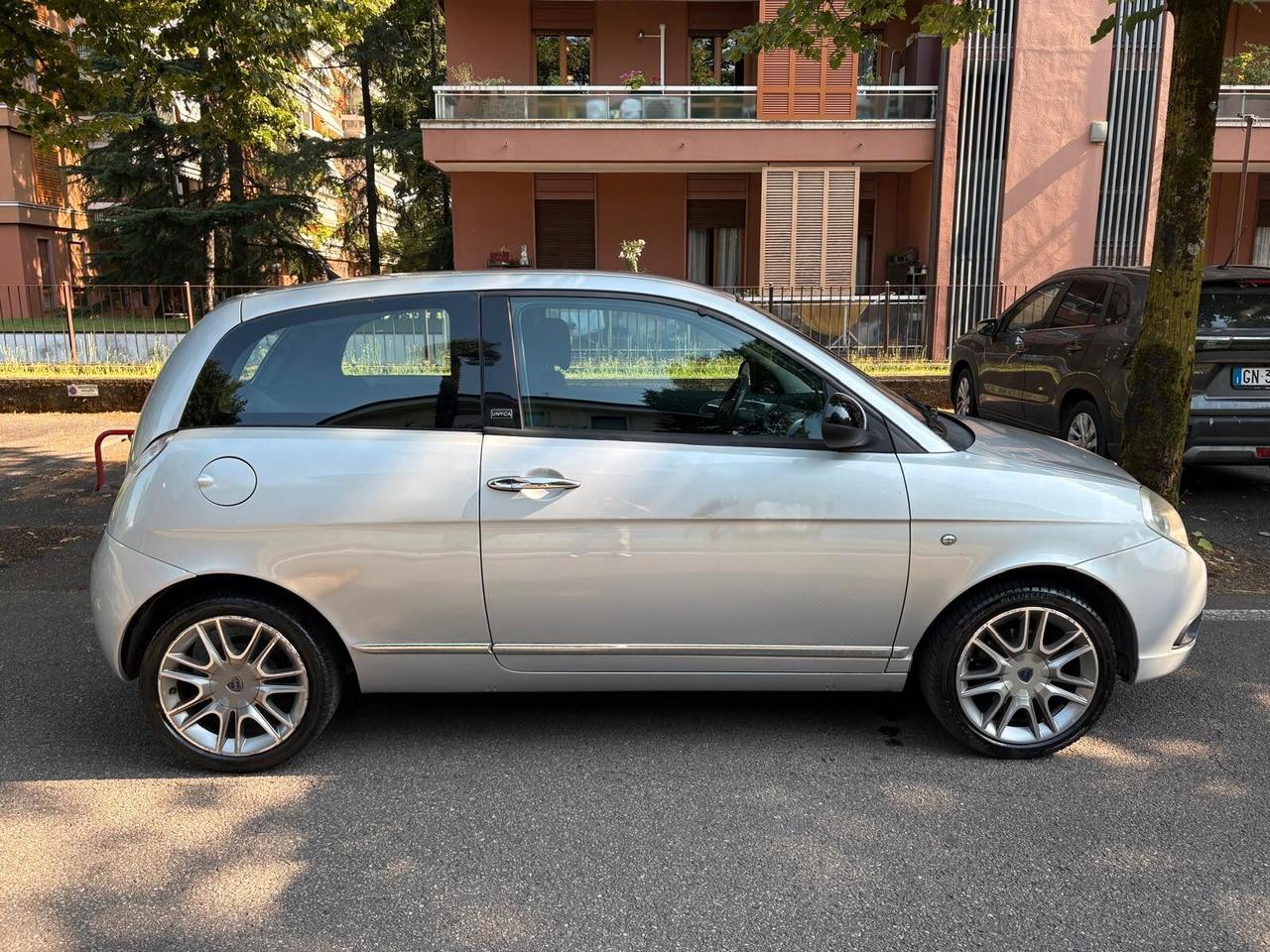 Lancia Ypsilon 1.2 69 CV 5 porte S&S Platinum km 85.000