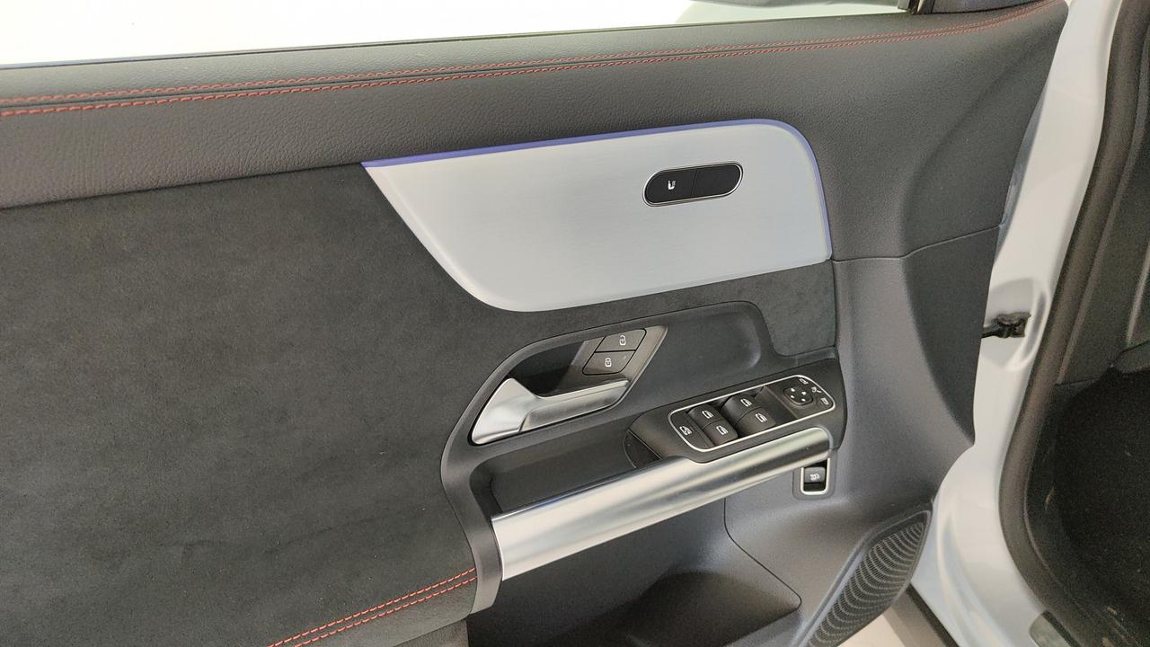 Mercedes-Benz GLA 180 d Automatic