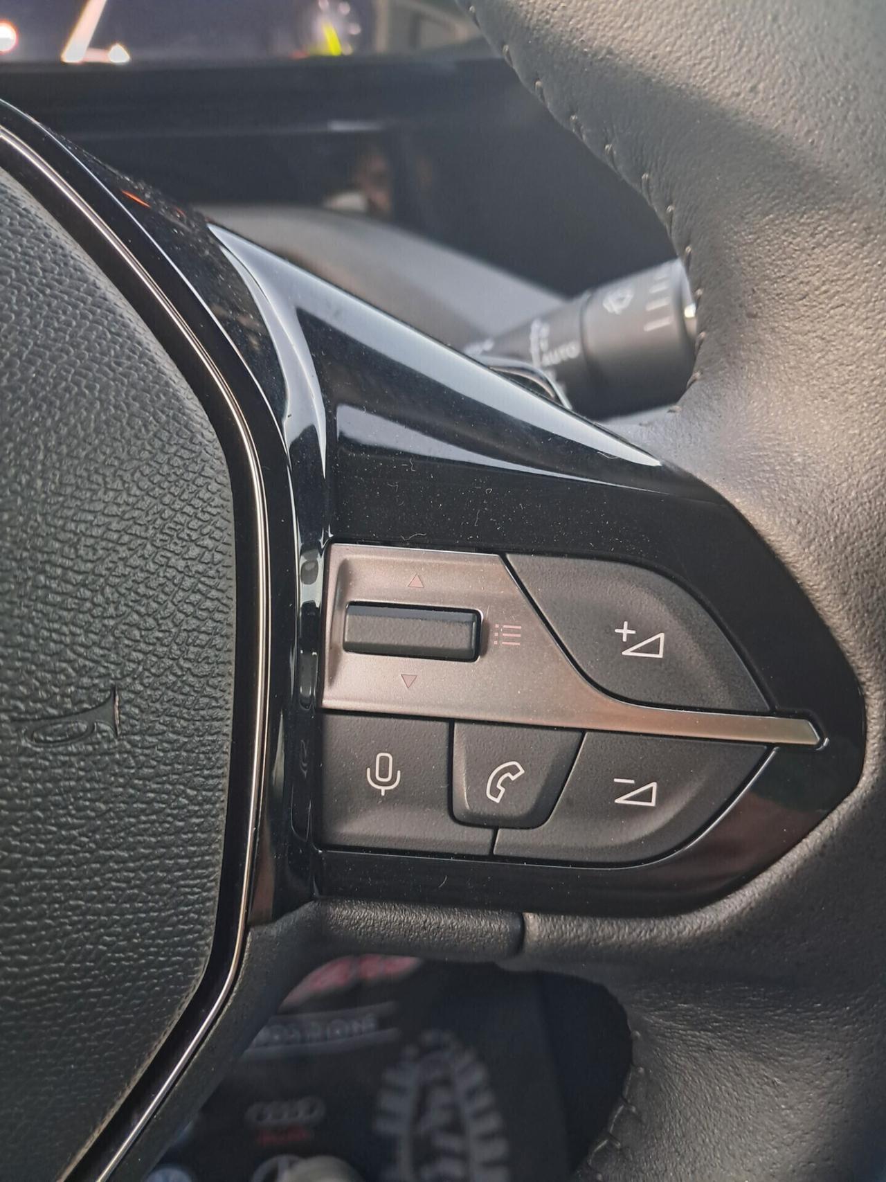 NEW Peugeot 308 HDi 130cv EAT8 Allure *LED-PELLE-NAVY*