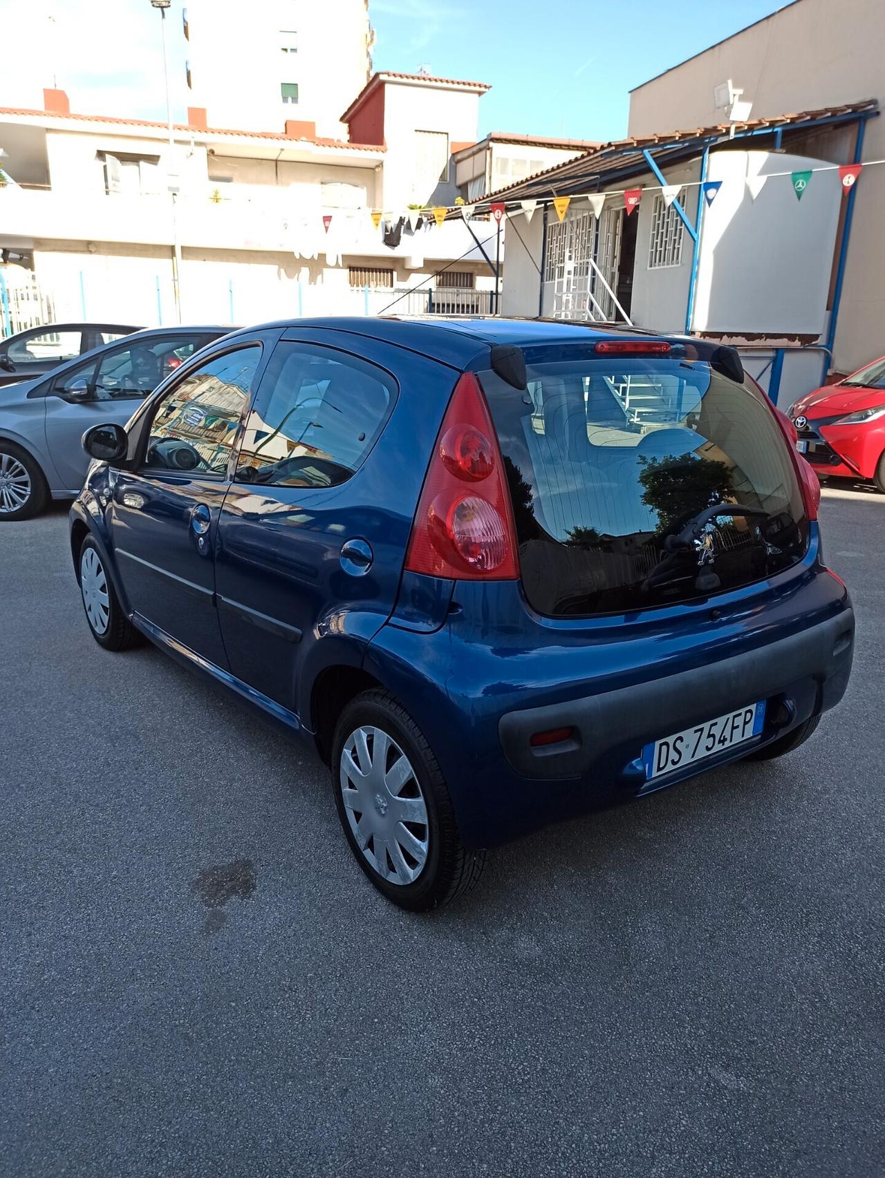 Peugeot 107 1.0 68CV 5p. Plaisir