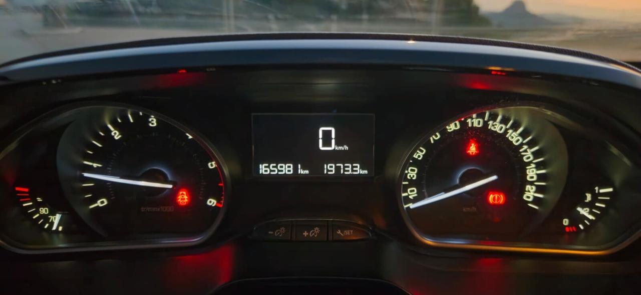 Peugeot 2008 BlueHDi 100cv Allure