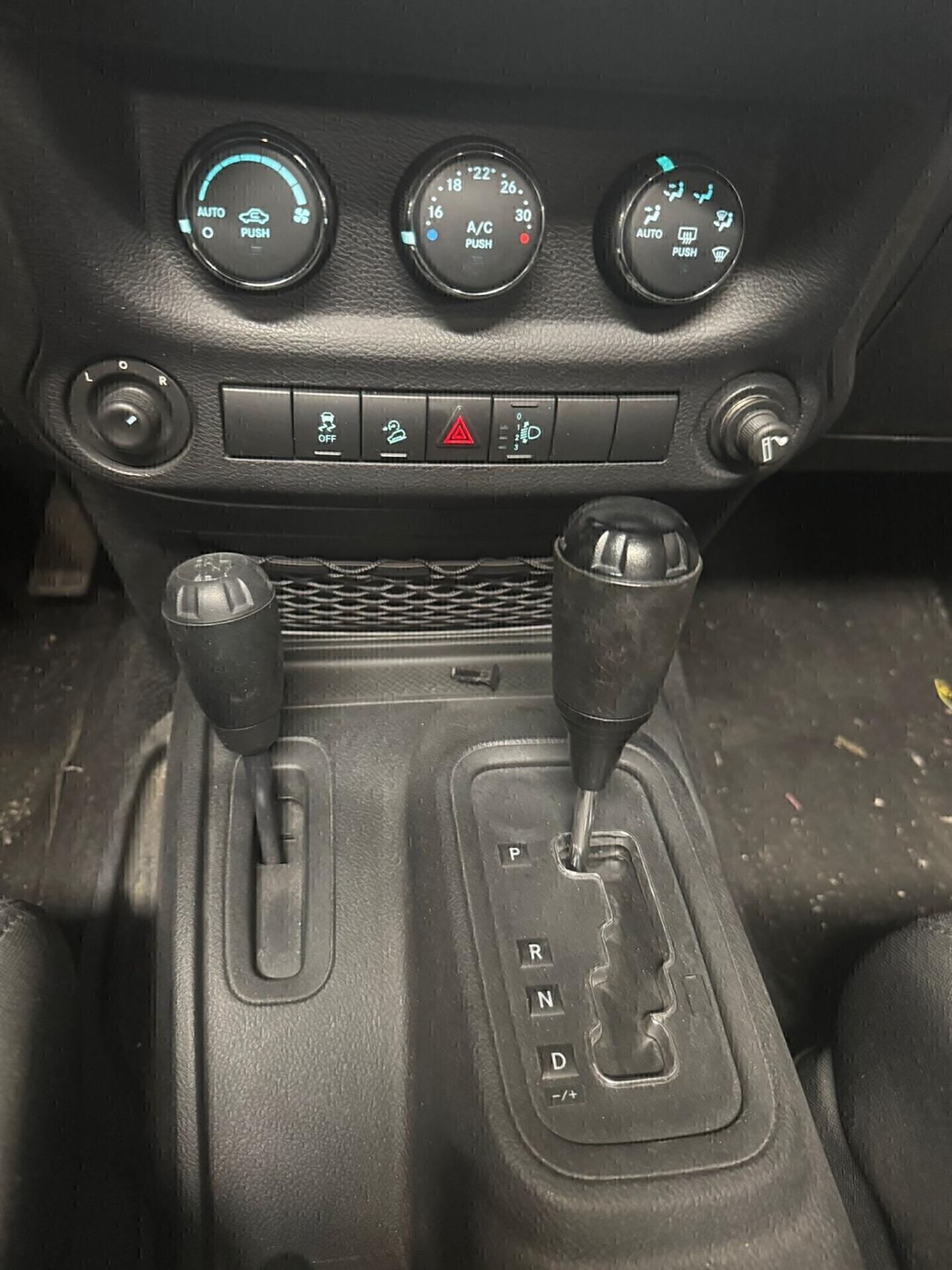 Jeep Wrangler 2.8 CRD DPF Sahara Auto 2013