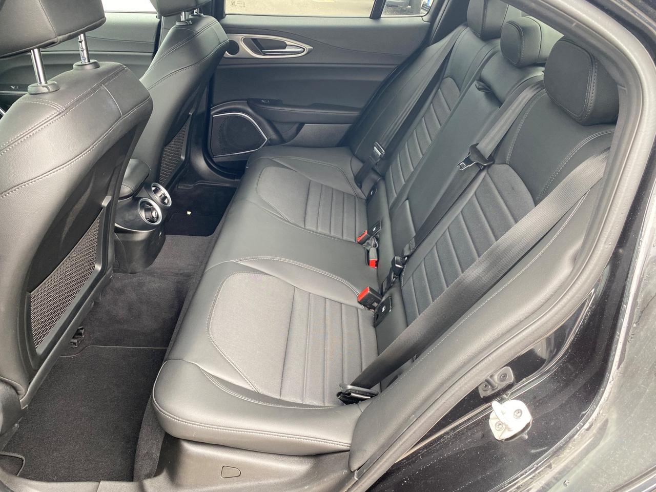 Alfa Romeo Giulia 2.2 190 CV AT8 Sprint Total Black