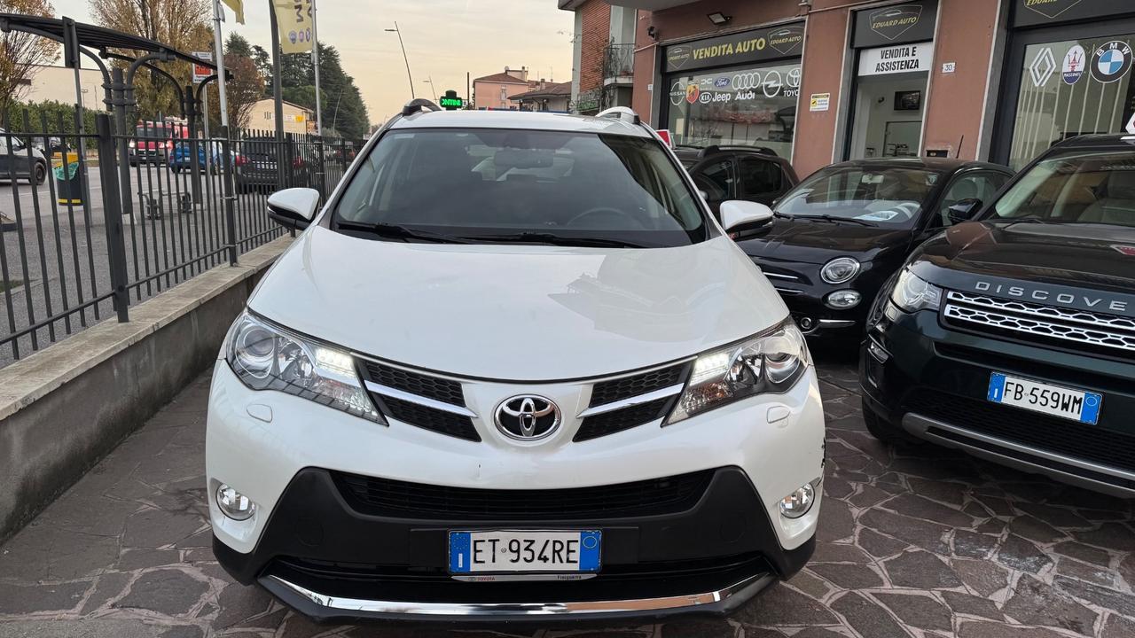 Toyota RAV 4 RAV4 2.2 D-CAT A/T 4WD Lounge gancio traino