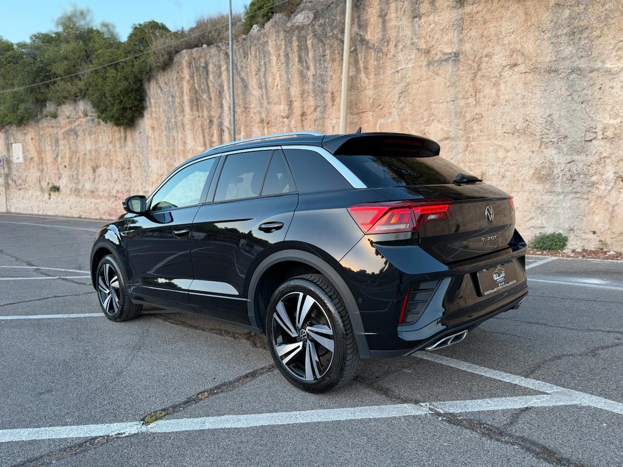 Volkswagen T-Roc R-LINE/2.0 150 CV/18"/FULL LED/CAR PLAY
