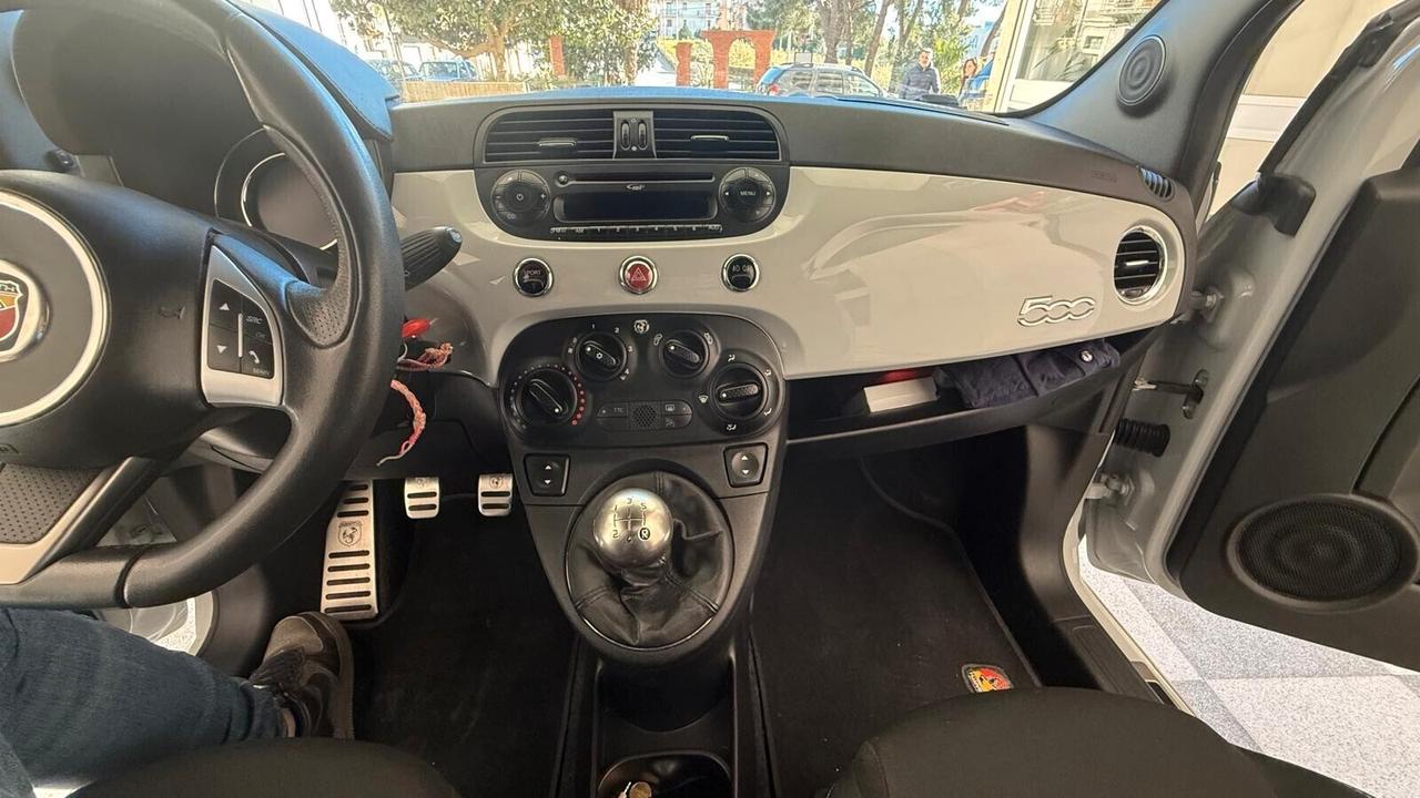 Abarth 500 1.4 Turbo T-Jet 140 CV