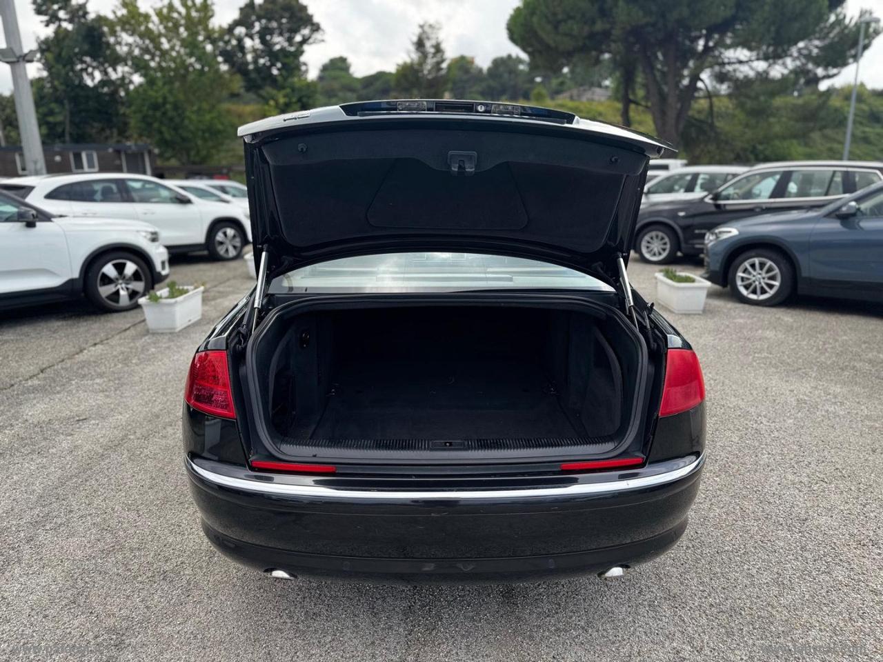 AUDI A8 3.0 V6 TDI quattro tiptronic