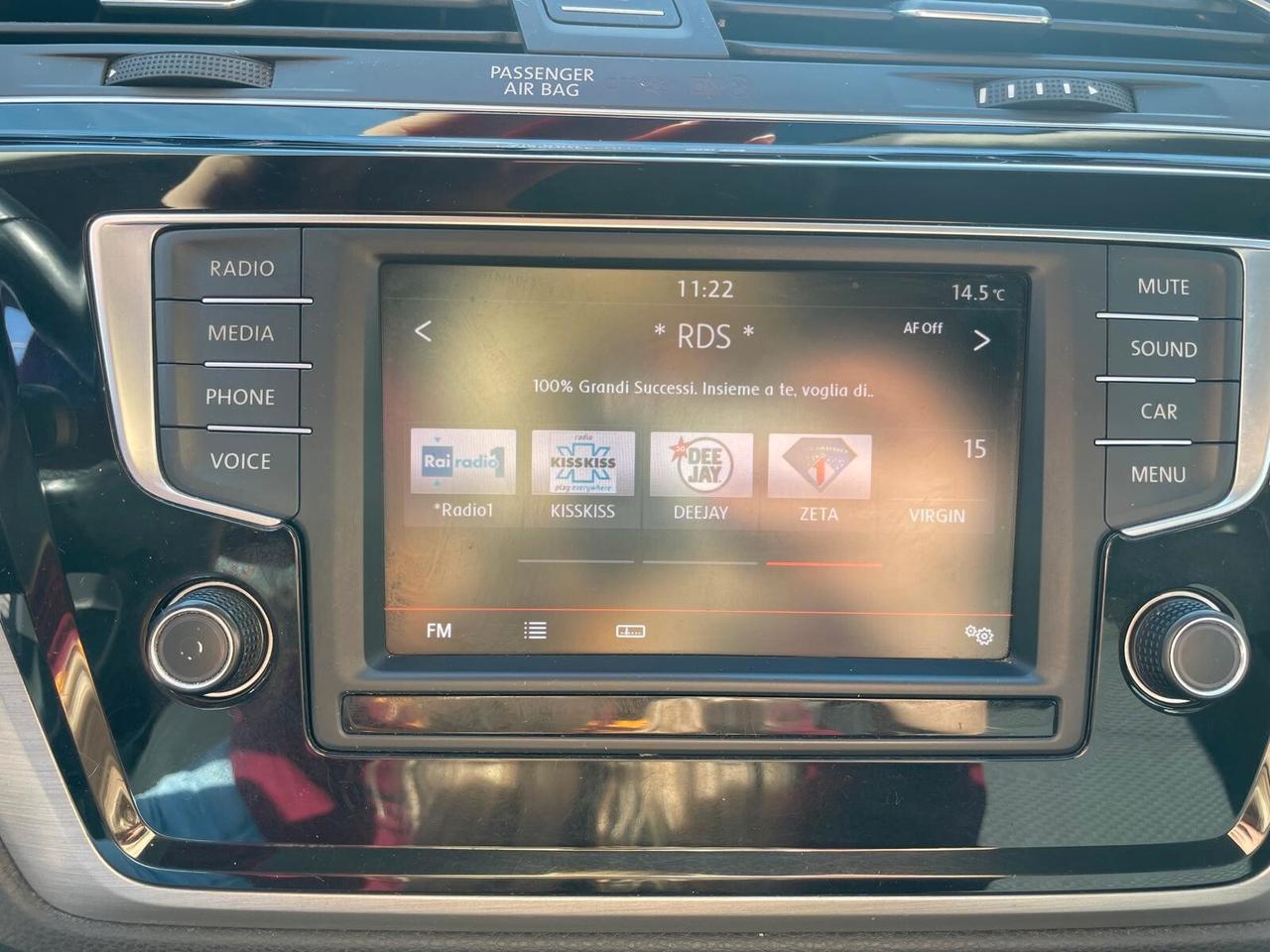 Volkswagen Touran 1.6 TDI Highline 7 POSTI