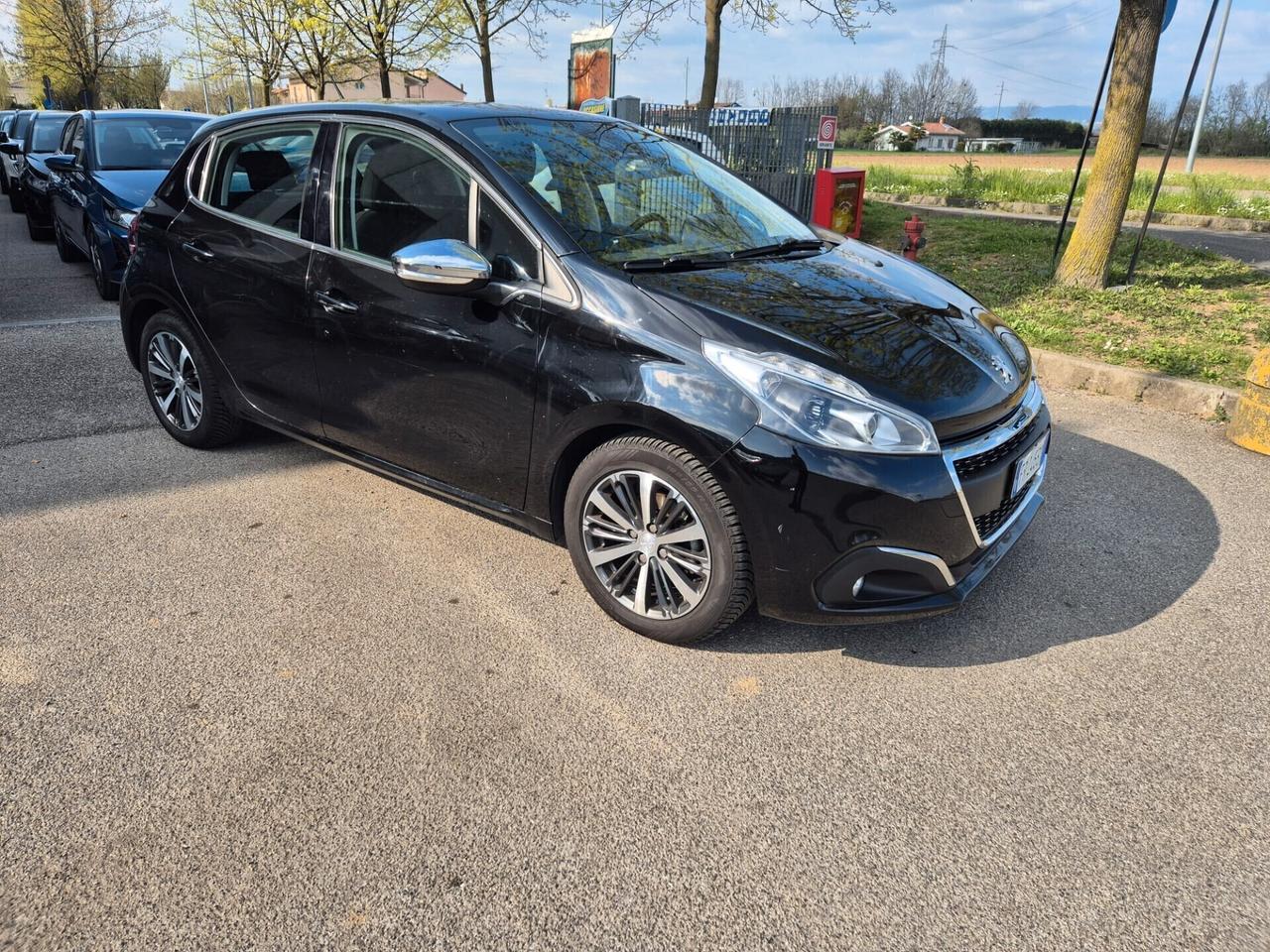 Peugeot 208 PureTech 82 5 porte Allure