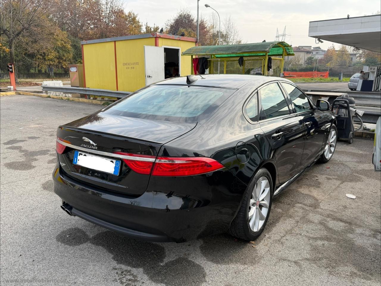 JAGUAR XF 2.0 D 180 CV aut. R-Sport