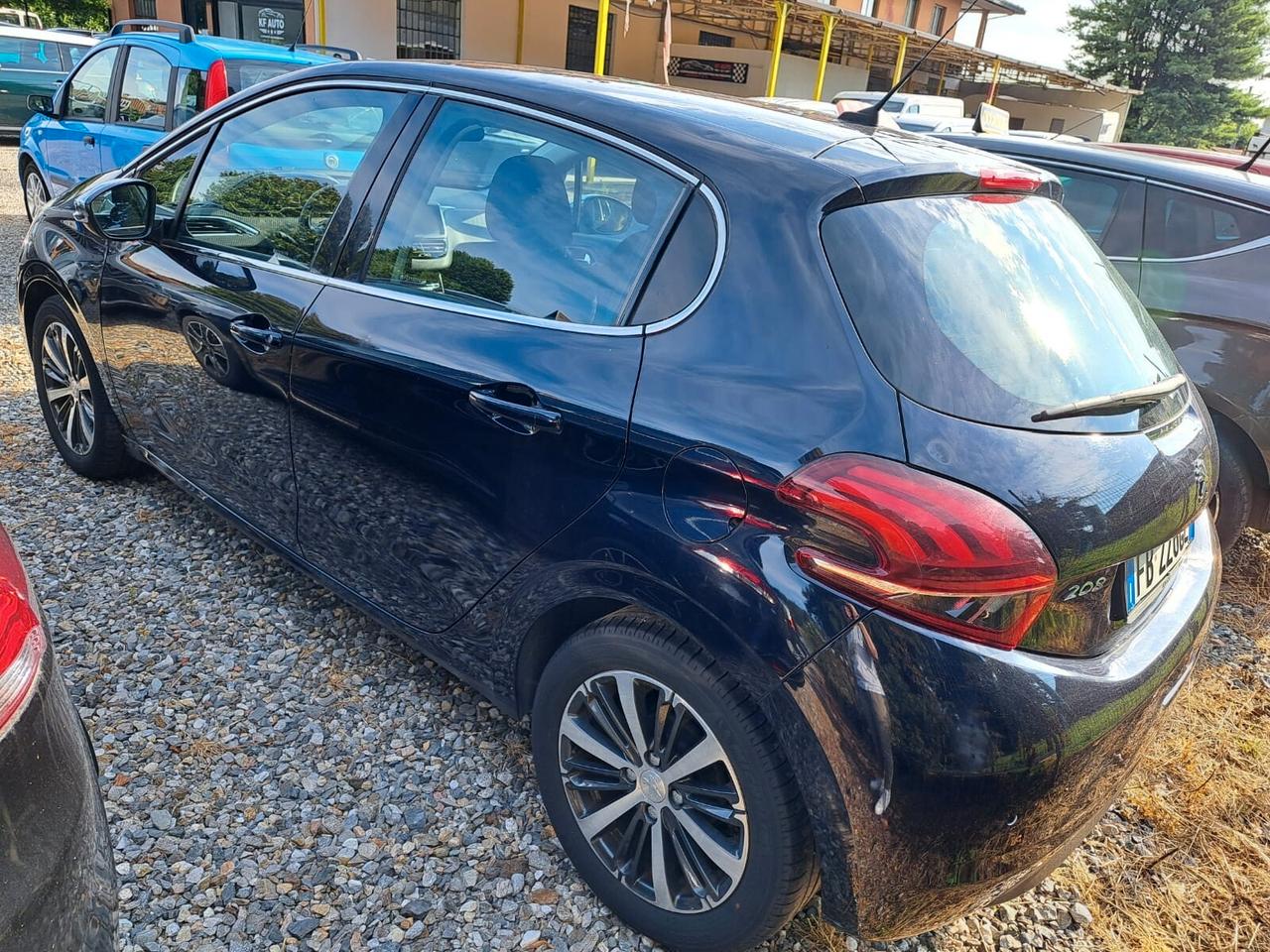 Peugeot 208 PureTech 82 5 porte Allure