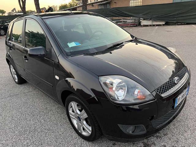 FORD Fiesta 1.4 TDCi 5p. Ghia senza nessun lavoro da fare