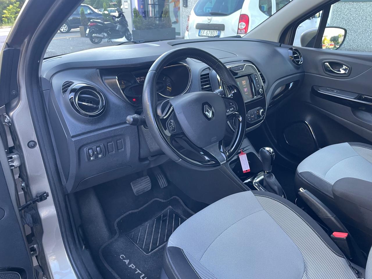 Renault Captur 1.5 dCi 8V 90 CV*Neopatentati*Automatik*Cerchi*