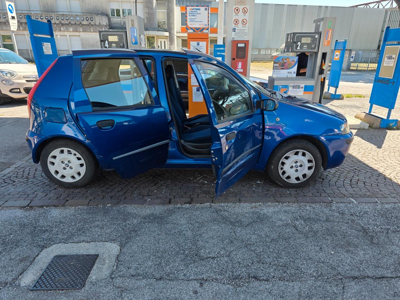 Fiat Punto 1.2i cat 5 porte ELX con 199.000km Neopatentati ok