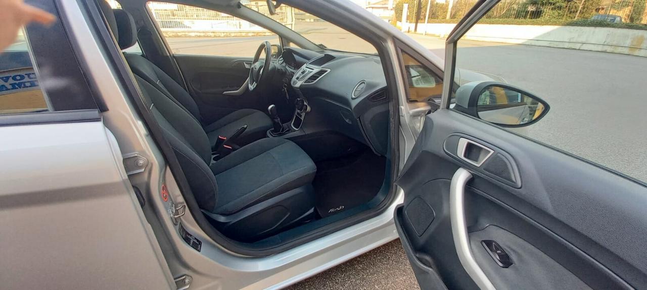 Ford Fiesta Modello Titanium cc. 1.250 Benzina 5 Porte 5 Posti SOLO 58.240 KM. Utilizzabile anche dai Neopatentati.