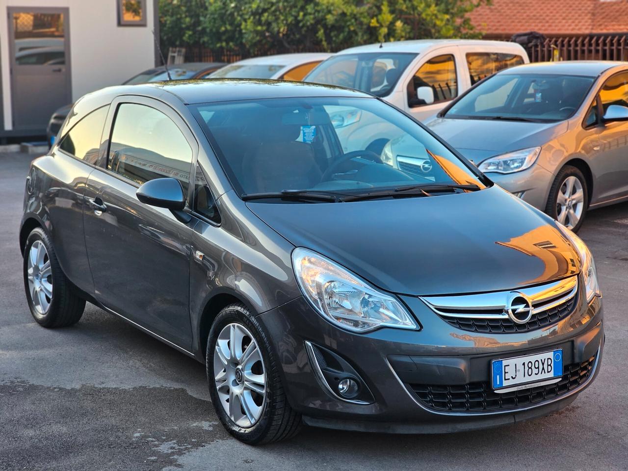 Opel Corsa 1.2 3 porte Club