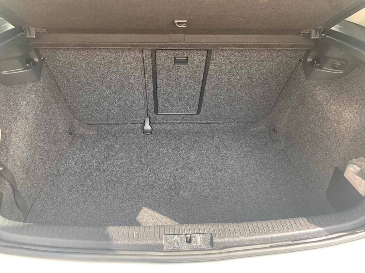 Volkswagen Golf 1.6 TDI 5p. Highline - 2013