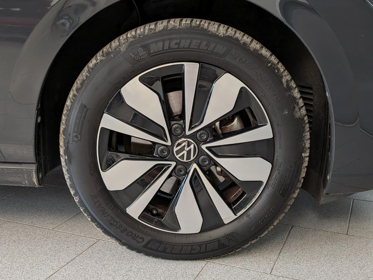 Volkswagen golf viii 1.0 eTSI 110cv DSG Life Move