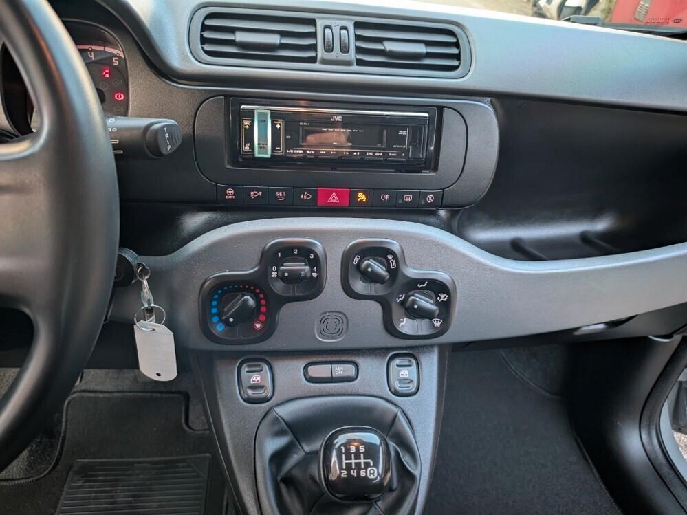 Fiat Panda 1.0 Hybrid SOLI 9000 KM E6