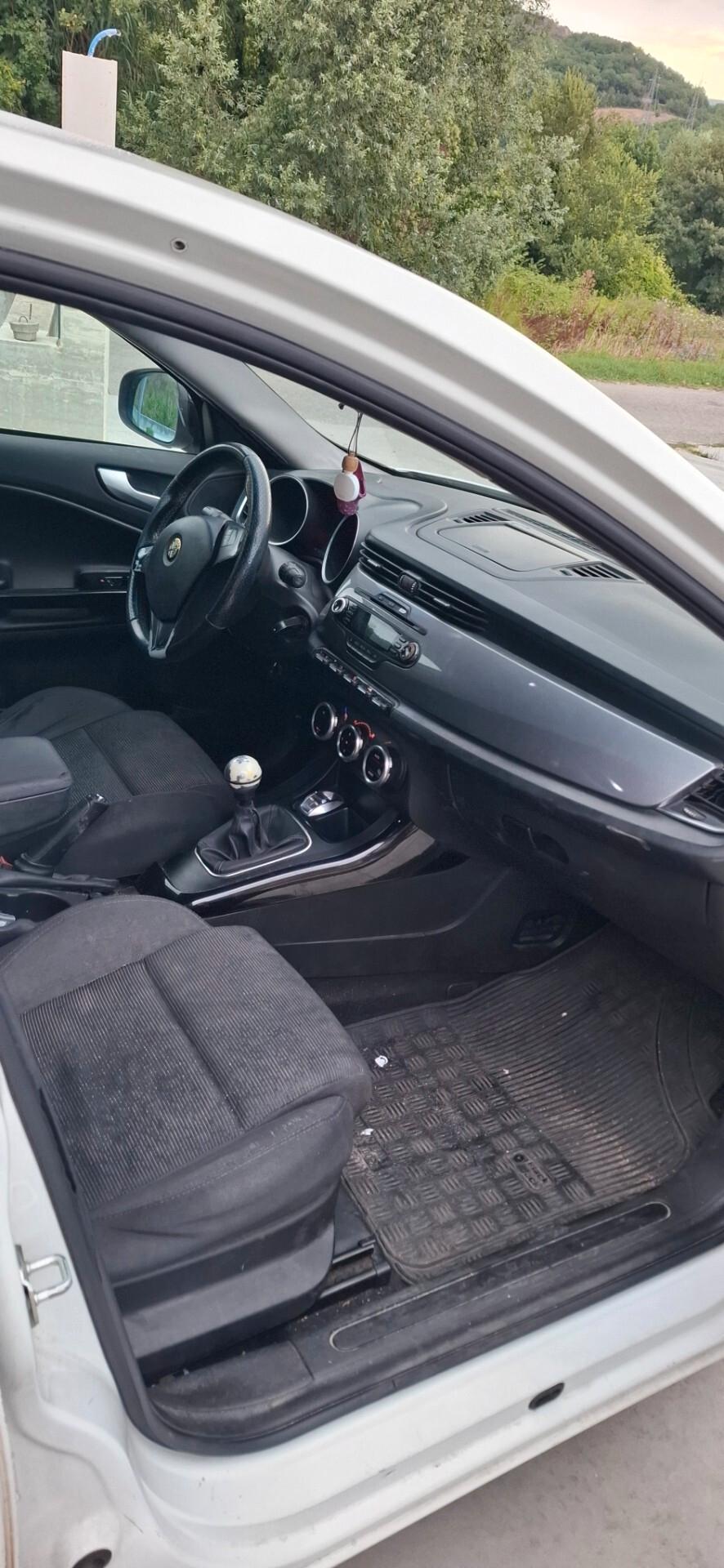 Alfa Romeo Giulietta 1.6 JTDm-2 105 CV Distinctive