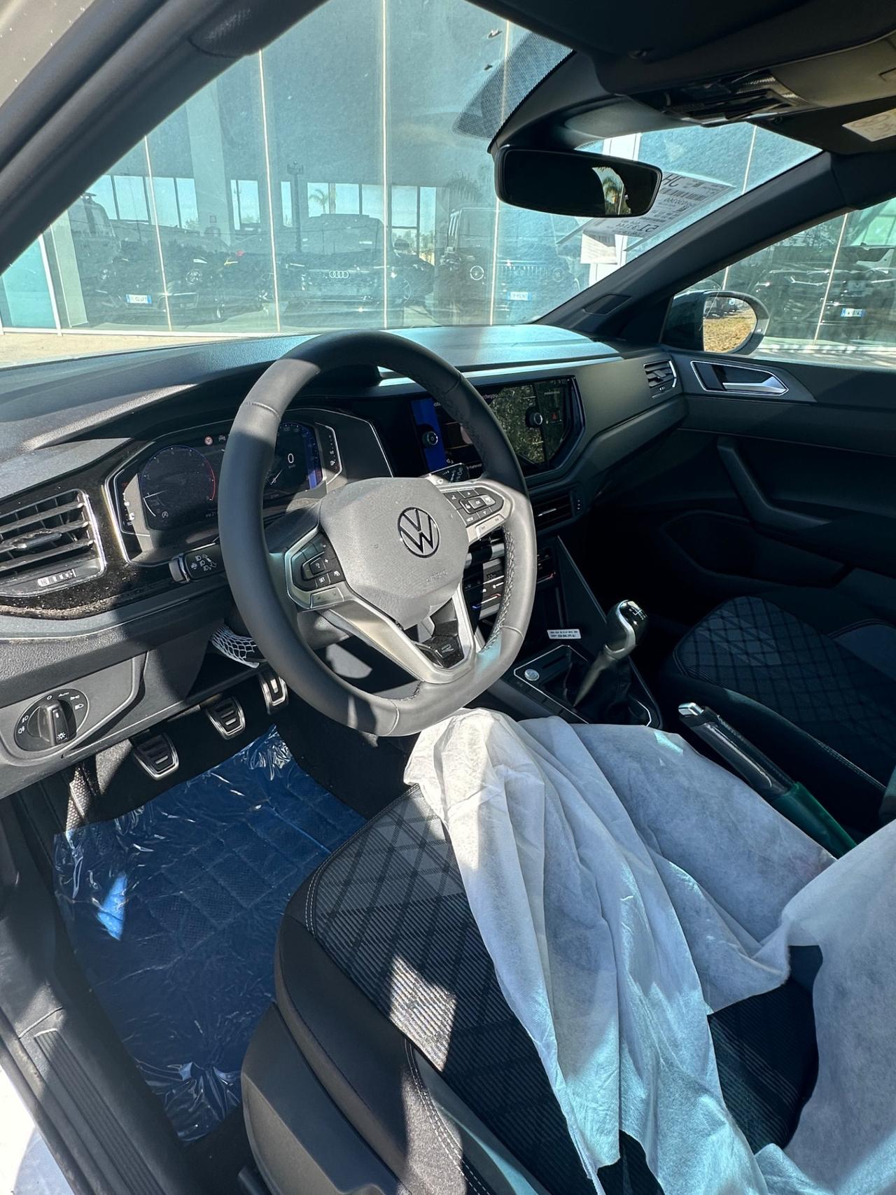Volkswagen Taigo 1.0 tsi R-Line possibilità noleggio no scoring