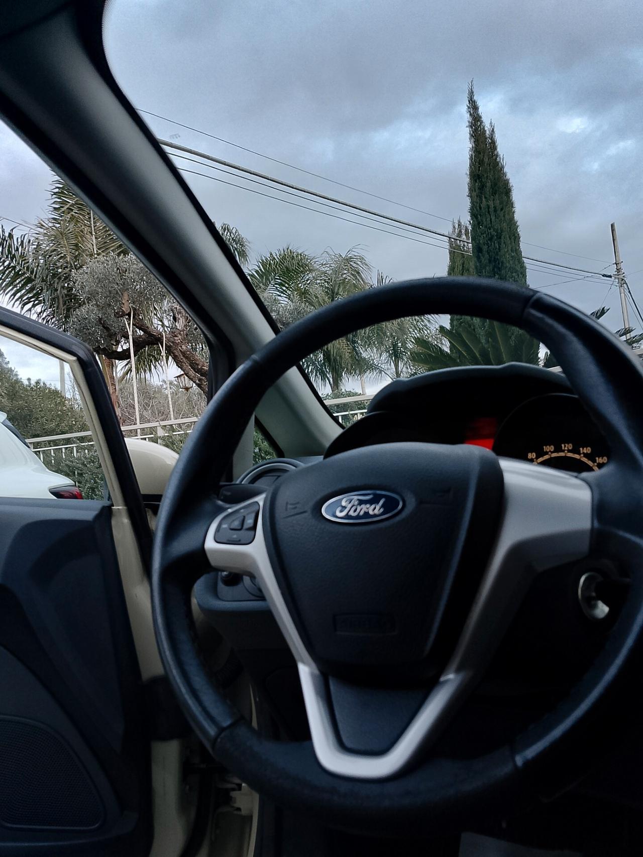 Ford Fiesta 1.4 TDCi 5p. Ghia