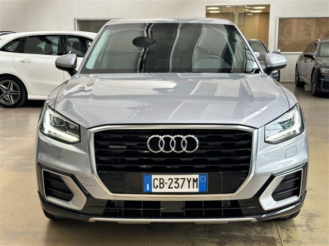 AUDI Q2 40 TFSI quattro S tronic Business Design