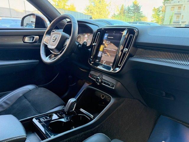 VOLVO XC40 T5 Recharge Plug-in Hybrid R-design