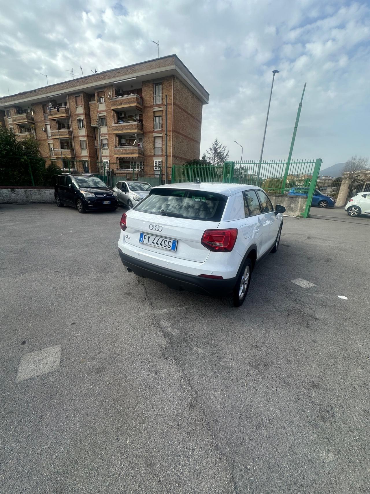 Audi Q2 30 TDI S tronic Identity Black