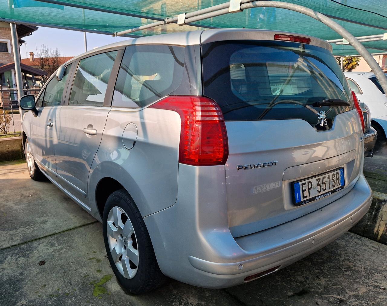 Peugeot 5008 2.0 HDi 150CV Allure