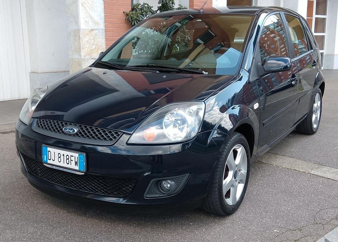 Ford Fiesta 1.2 16V 5p. Ghia KM 68000!!!